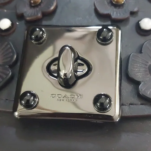 Coach Tea Rose Bag - Picture 4 of 9